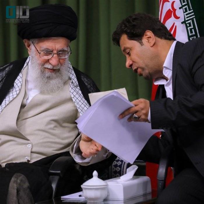رهبر انقلاب در خصوص ادبیات کشور:-شاعران باید انجمن های ادبی مستقل تشکیل دهند-