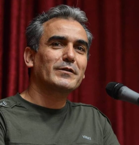 رضا پناهیان : کاش تیغ سانسور کندتر میشد تا شاعری شاهد مثله شدن شعرهایش نباشد