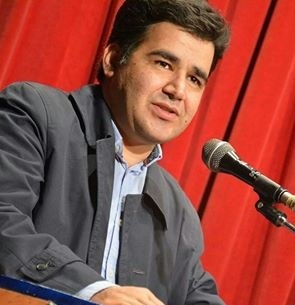 گواهی افتخار صلح جهانی به اصغر علی کرمی اهدا شد.