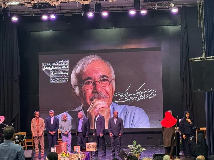 محمدعلی بهمنی در آیینه غزل؛ رونمایی از یادمان شاعر هرمزگانی در سالروز تولدش